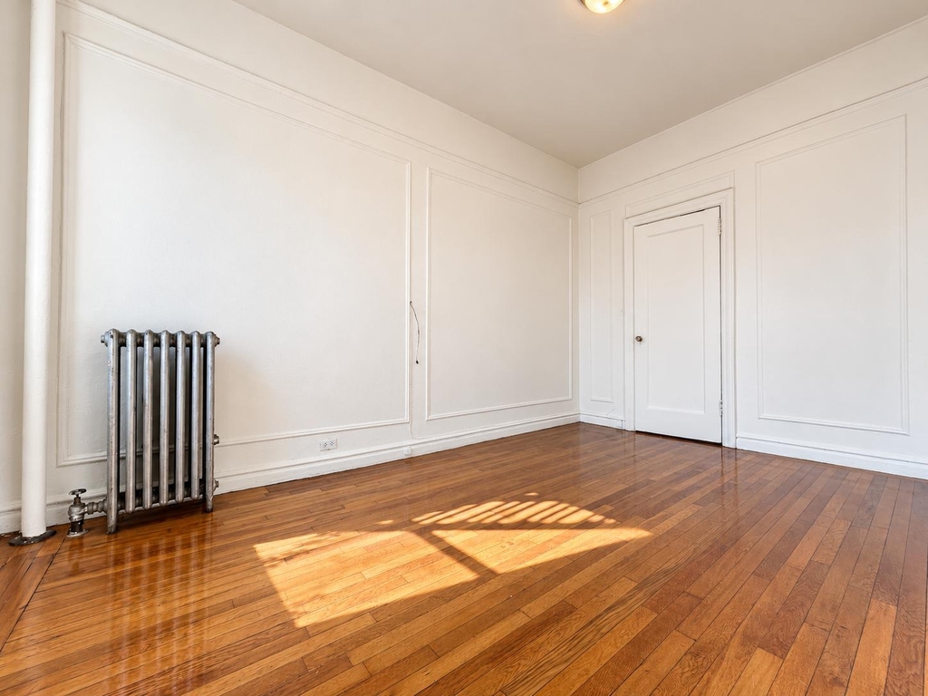 10 Park Terrace East - Photo 8