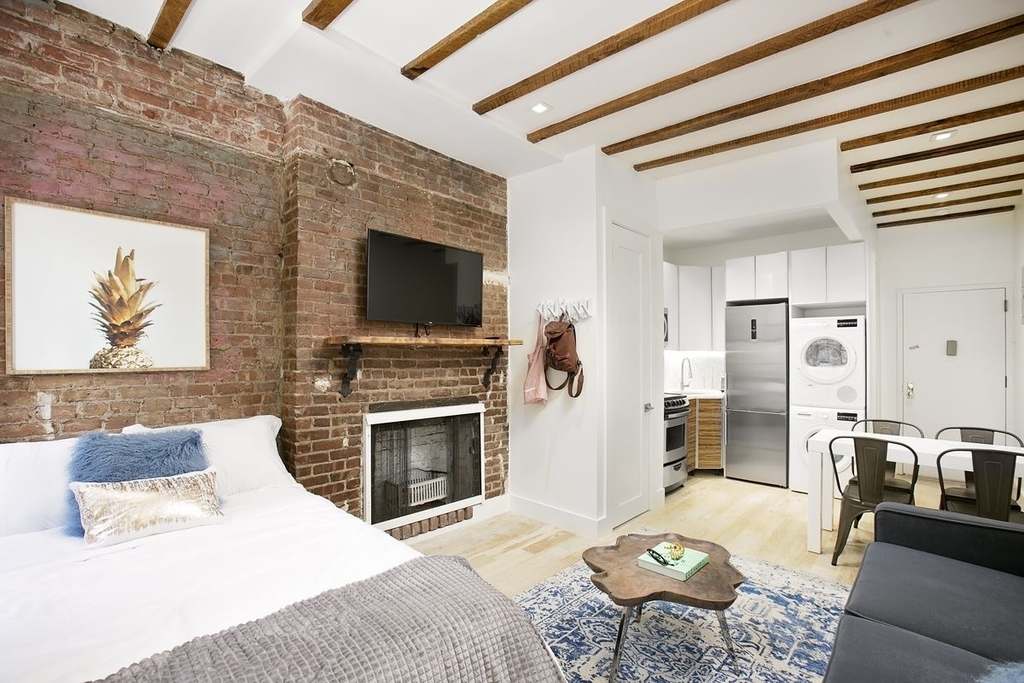East 24th Street - Photo 5
