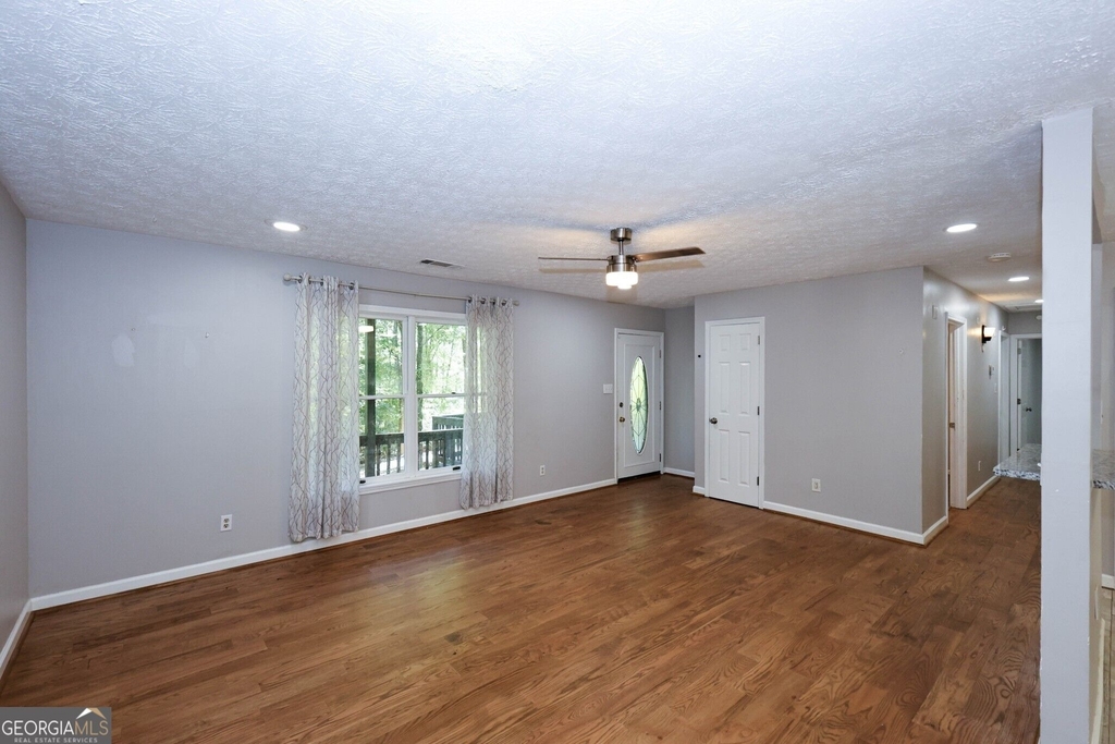 4944 Shiloh Drive - Photo 4