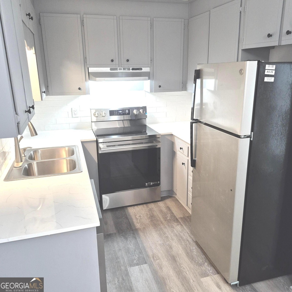 190 Springdale Court - Photo 5