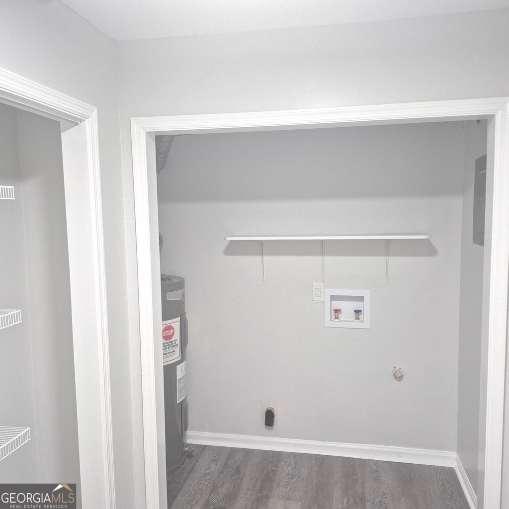 190 Springdale Court - Photo 3
