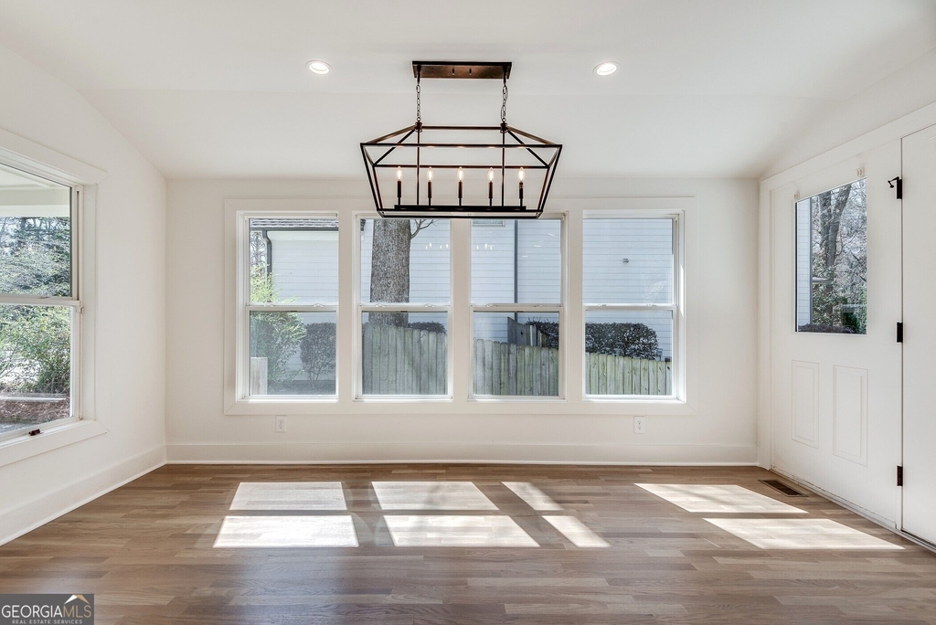 1861 Dyer Circle - Photo 8