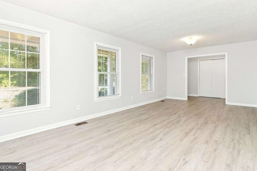5639 Stewart Mill Road - Photo 5