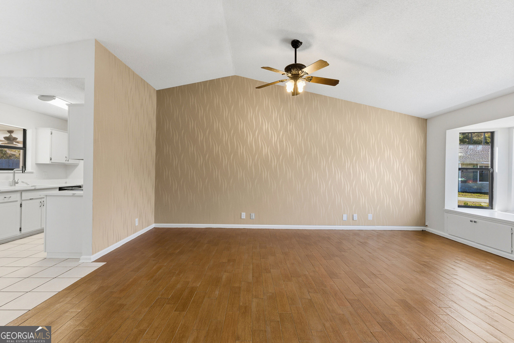 404 Westgate Circle - Photo 6