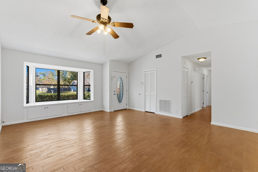 404 Westgate Circle - Photo 4