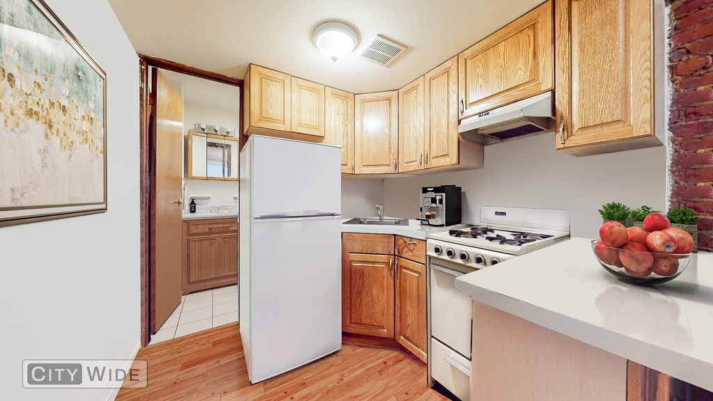 93 Clinton Street - Photo 2