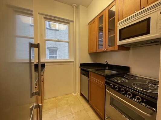 East 66th Street & 2nd Avenue - Photo 3