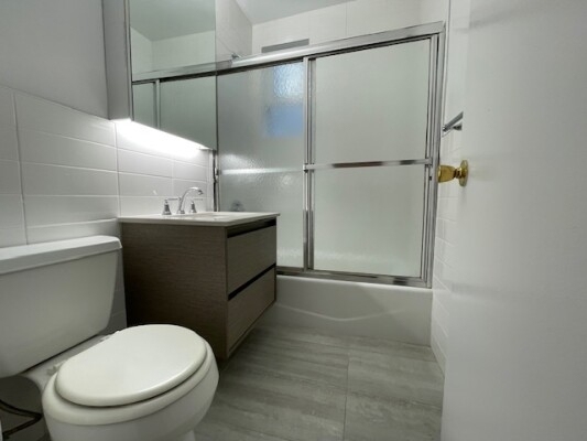 East 66th Street & 2nd Avenue - Photo 4