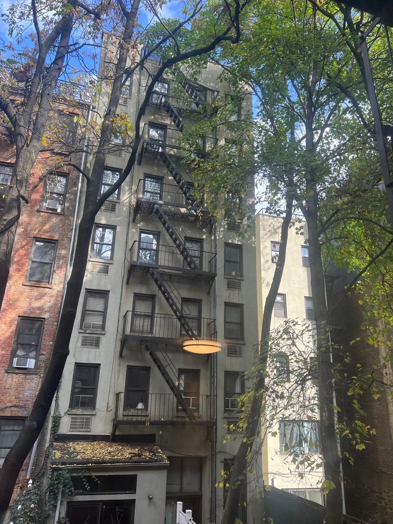 East 80th Street - Photo 1