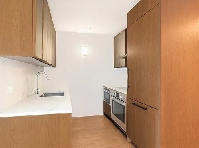 East 53rd Street - Photo 3