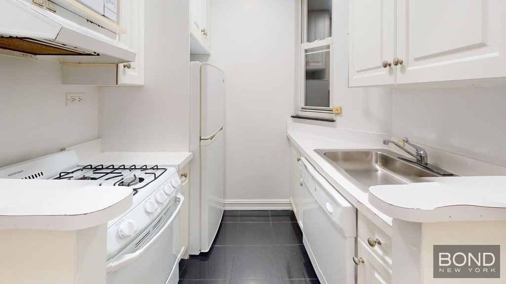 428 East 81st Street - Photo 3