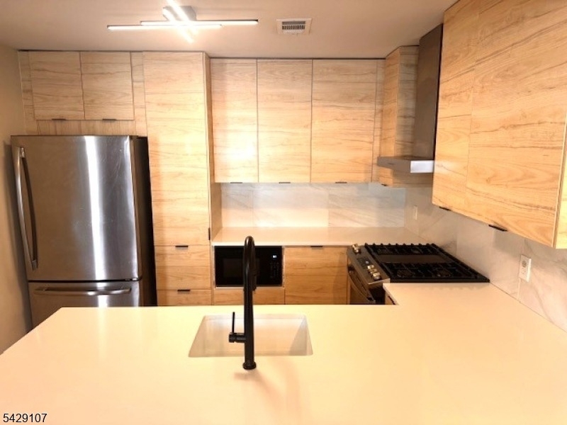 150 Country Club Dr - Photo 3