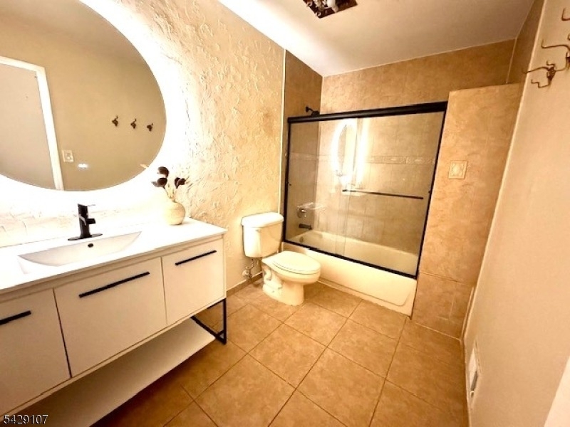 150 Country Club Dr - Photo 9