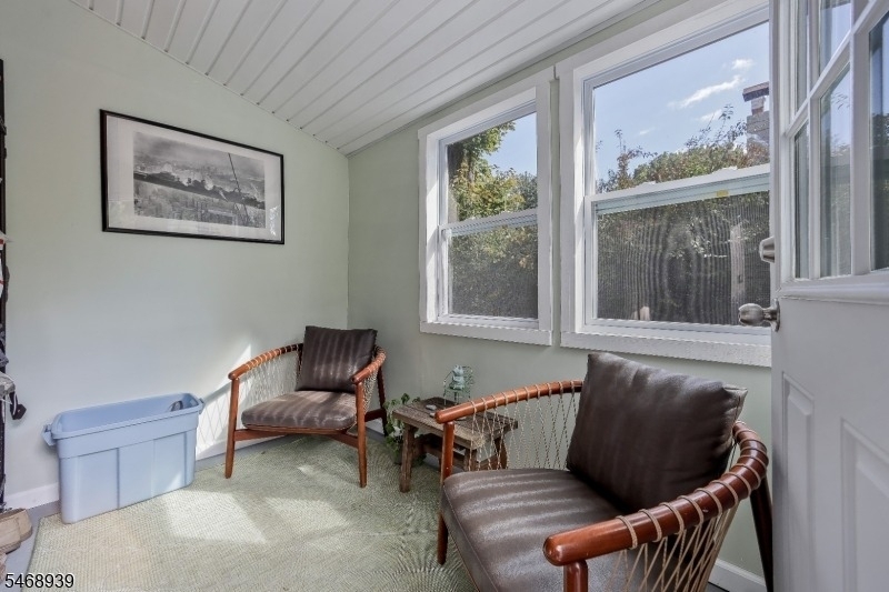 33 Abbott Rd - Photo 4