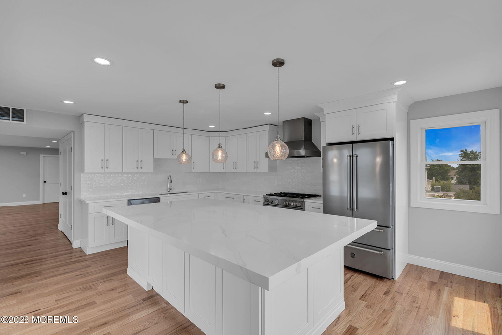 724 Bay Avenue - Photo 5