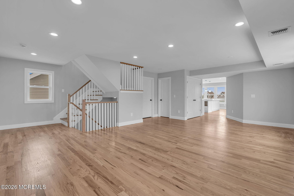 724 Bay Avenue - Photo 4