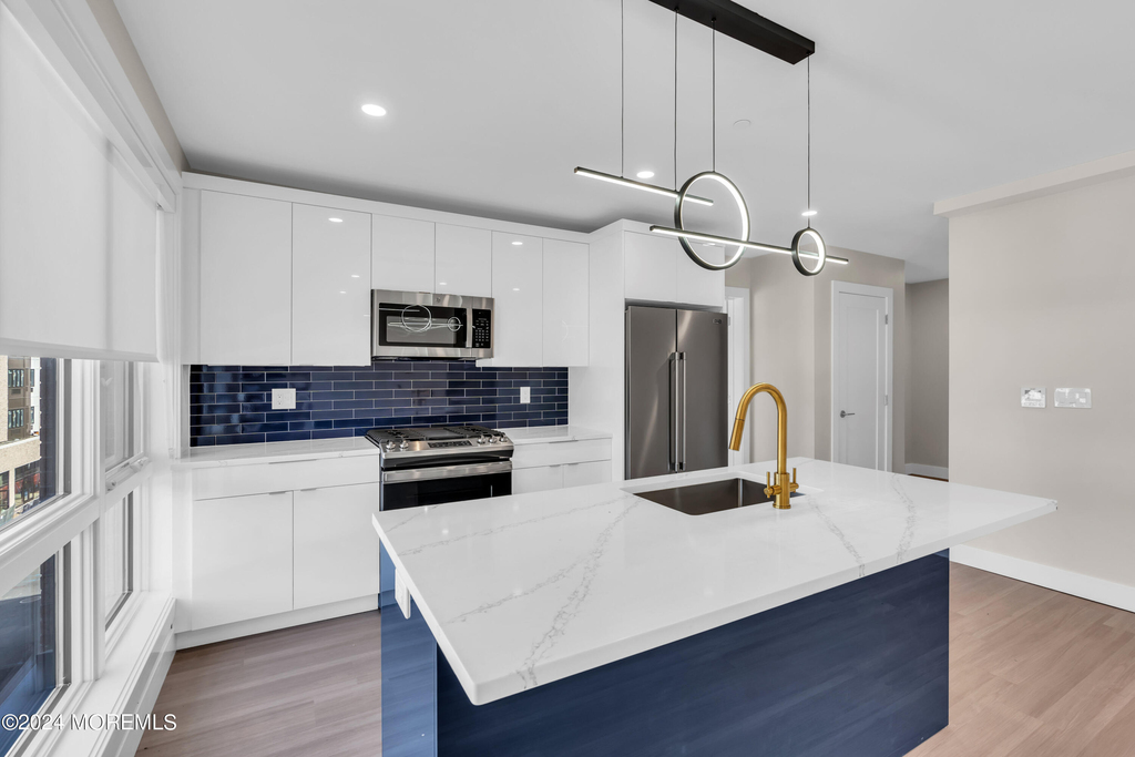 27 3rd Avenue - Photo 8