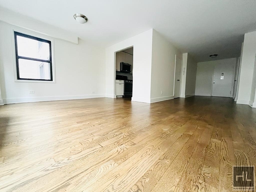 East 63 Street - Photo 12