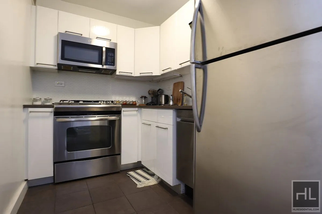 East 63 Street - Photo 1