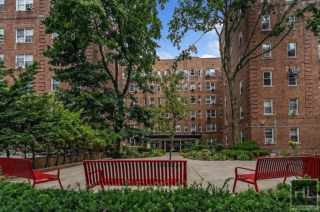 East 17th Street - Photo 11