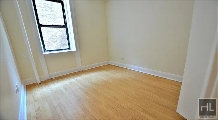 West 45 Street - Photo 1