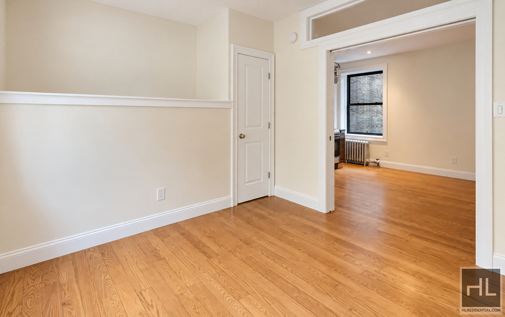West 11th Street - Photo 2