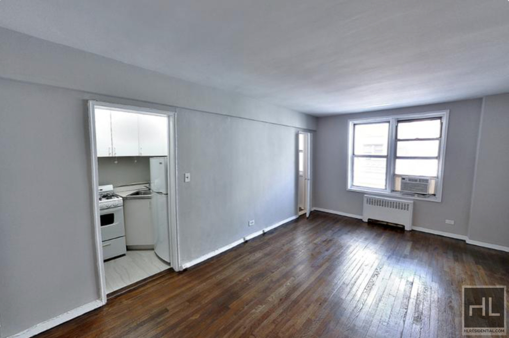 East 58 Street - Photo 3