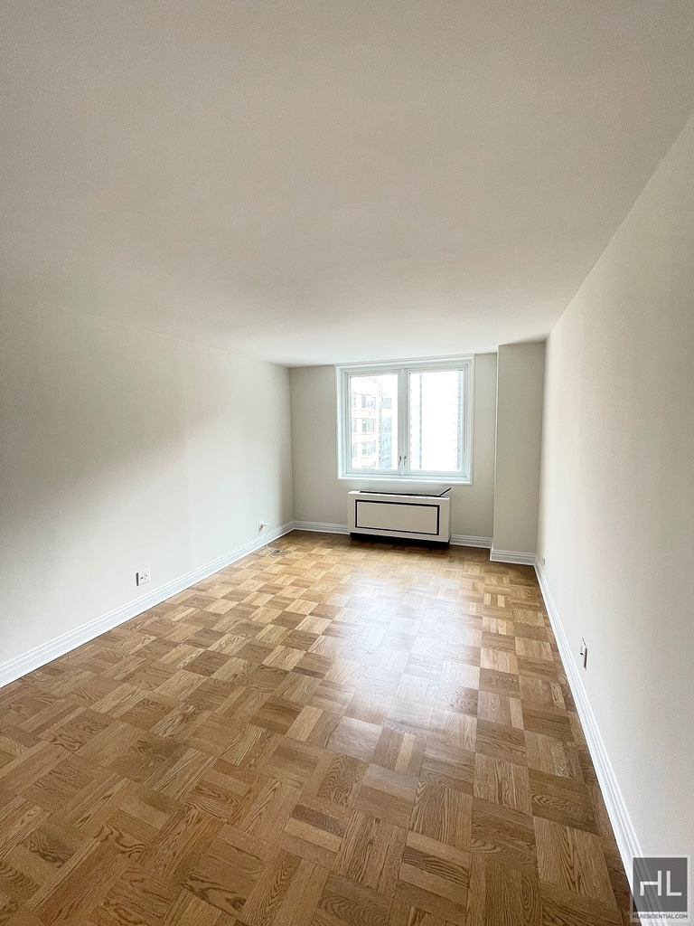East 71st Street - Photo 0