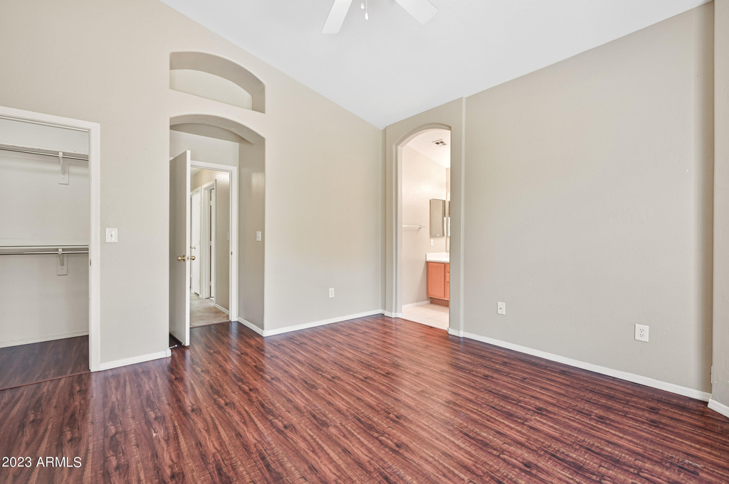 454 W Douglas Avenue - Photo 15