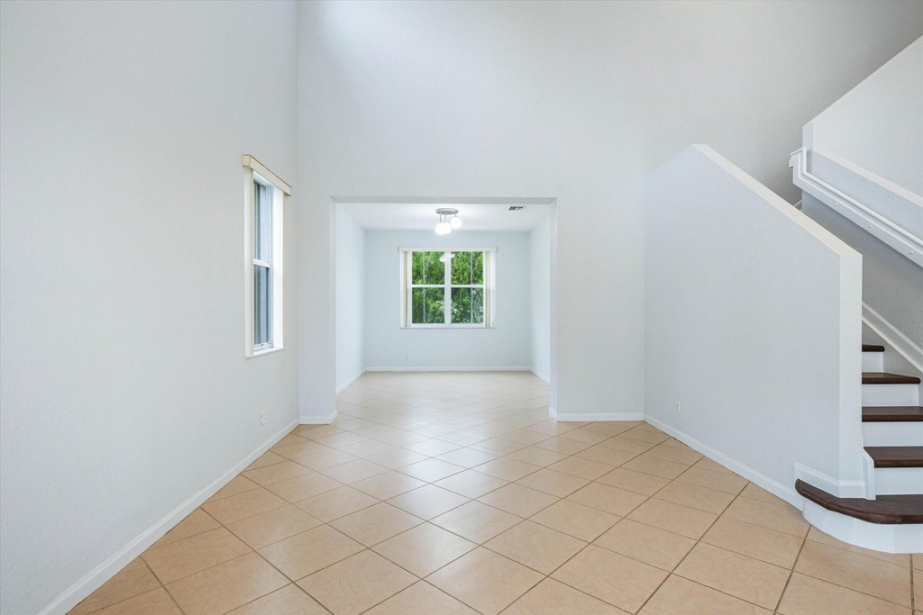 890 Hawthorn Terrace - Photo 4