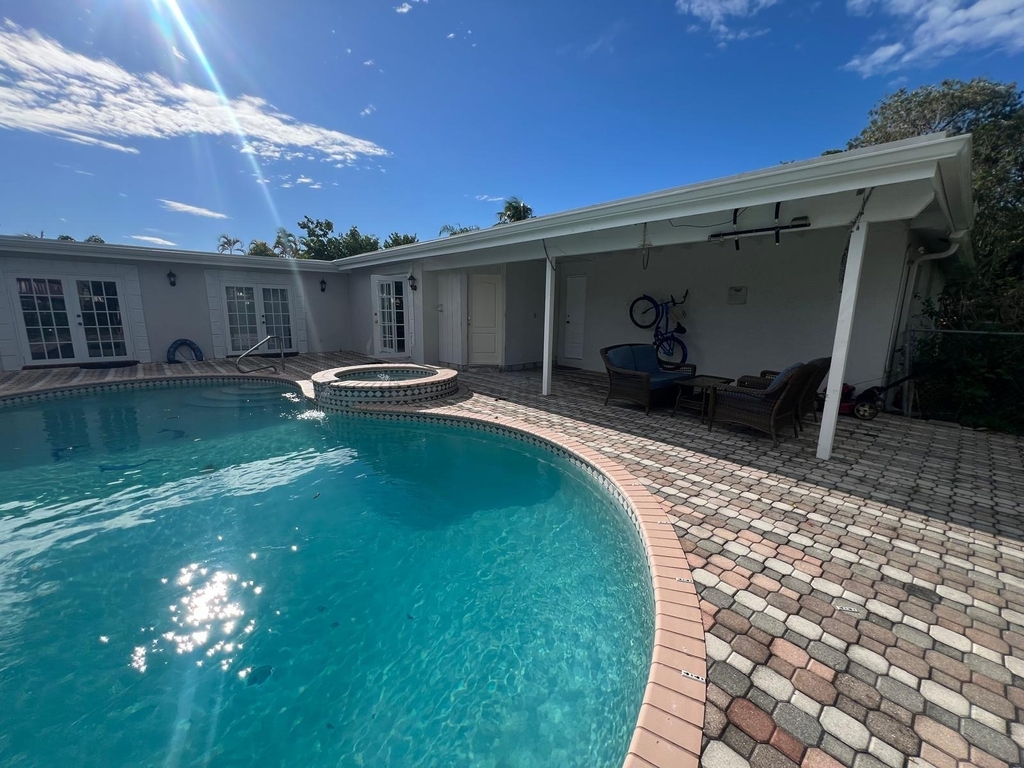 101 Sandpiper Avenue - Photo 0