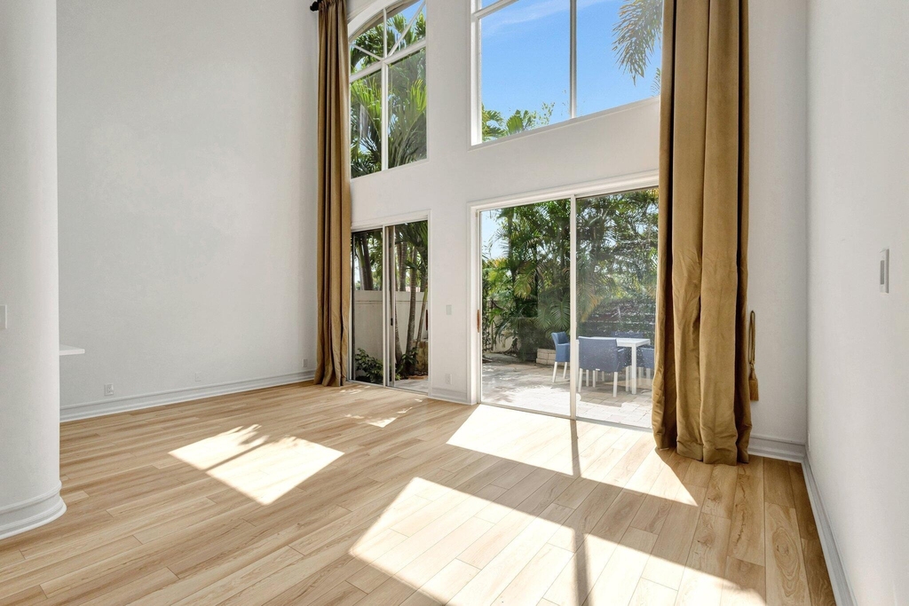 2526 Nw 52nd Street - Photo 7