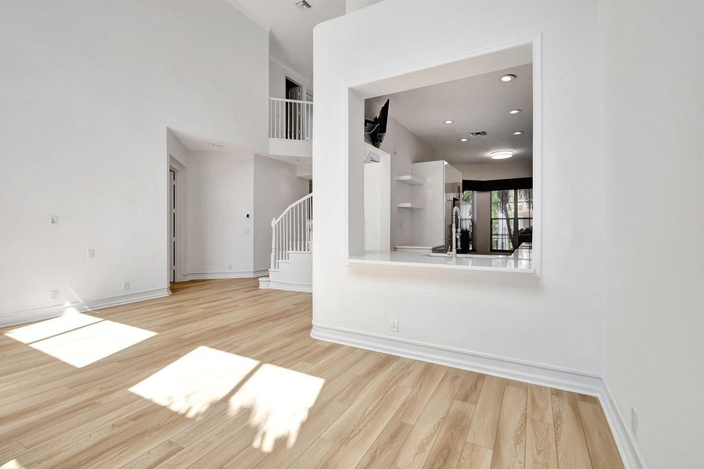 2526 Nw 52nd Street - Photo 8