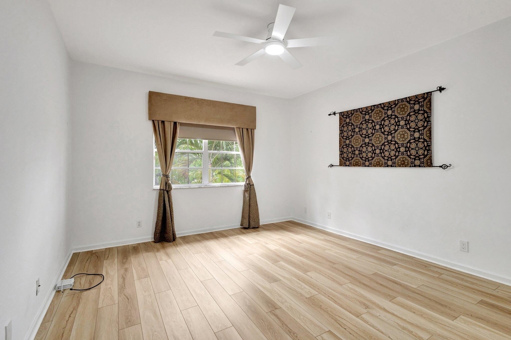 2526 Nw 52nd Street - Photo 18