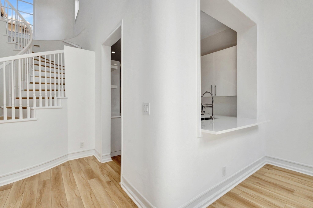 2526 Nw 52nd Street - Photo 9