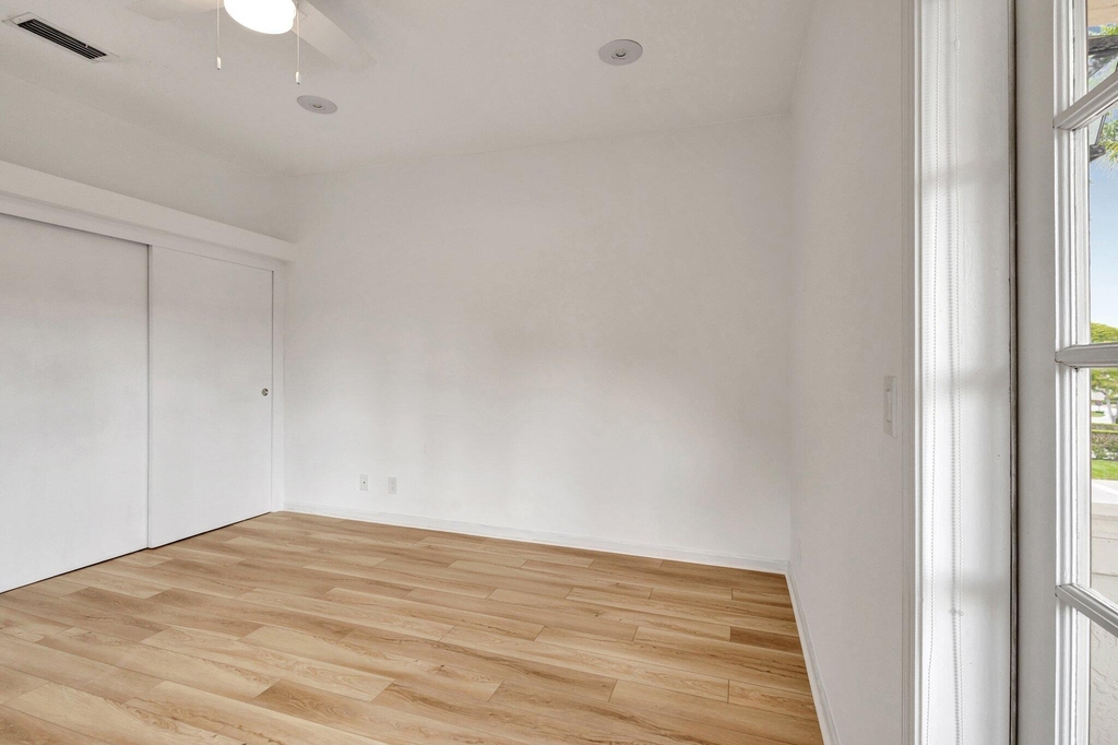 2526 Nw 52nd Street - Photo 19