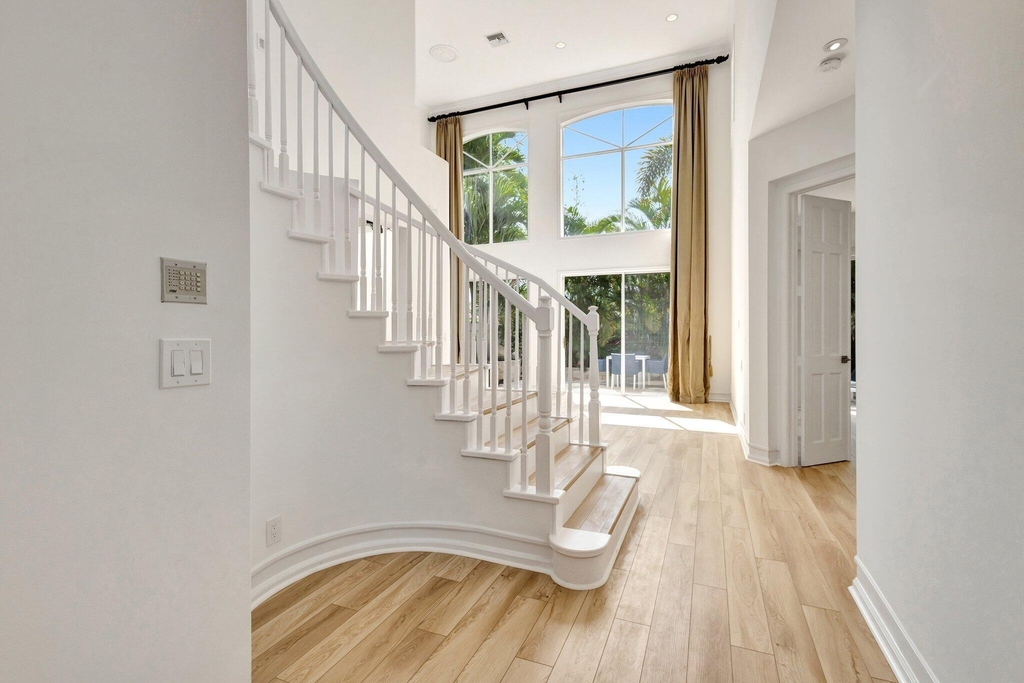 2526 Nw 52nd Street - Photo 4