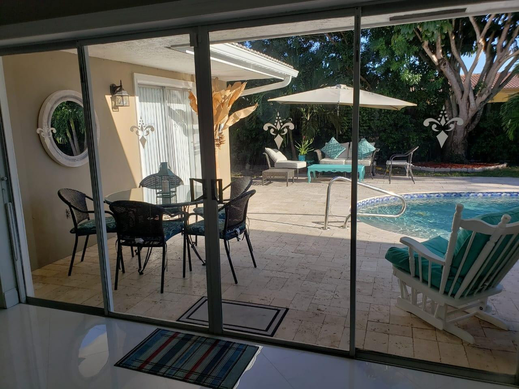 2050 Ne 62nd Street - Photo 16