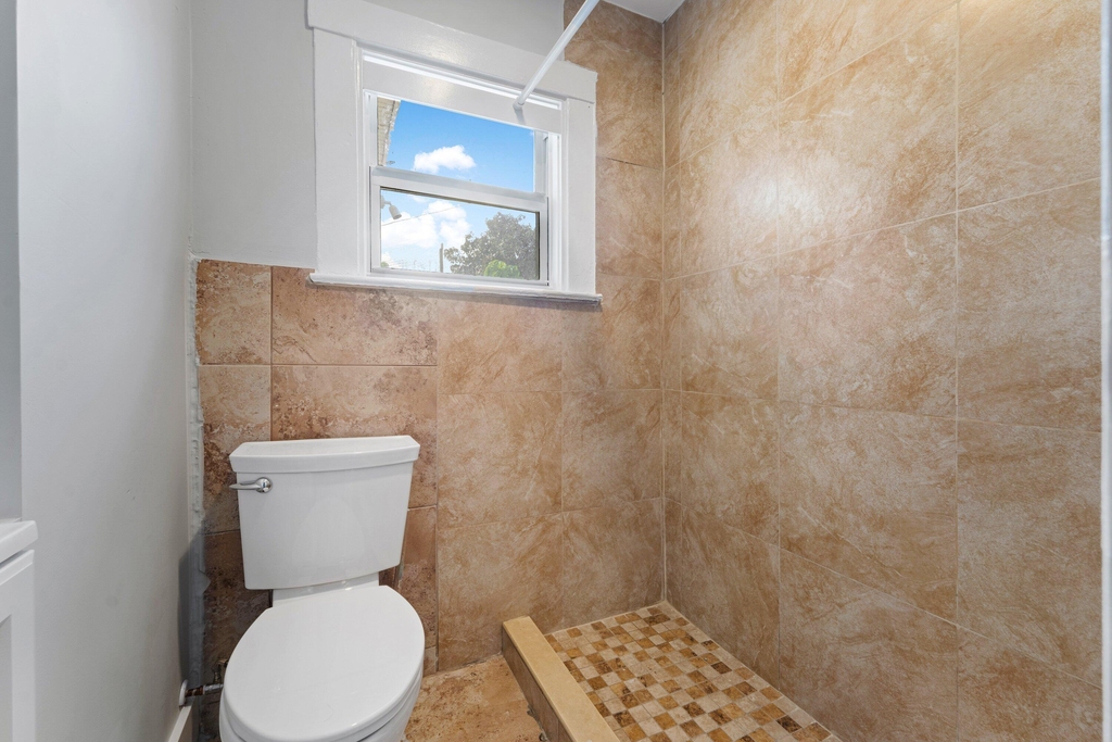 4561 Lake Avenue - Photo 6