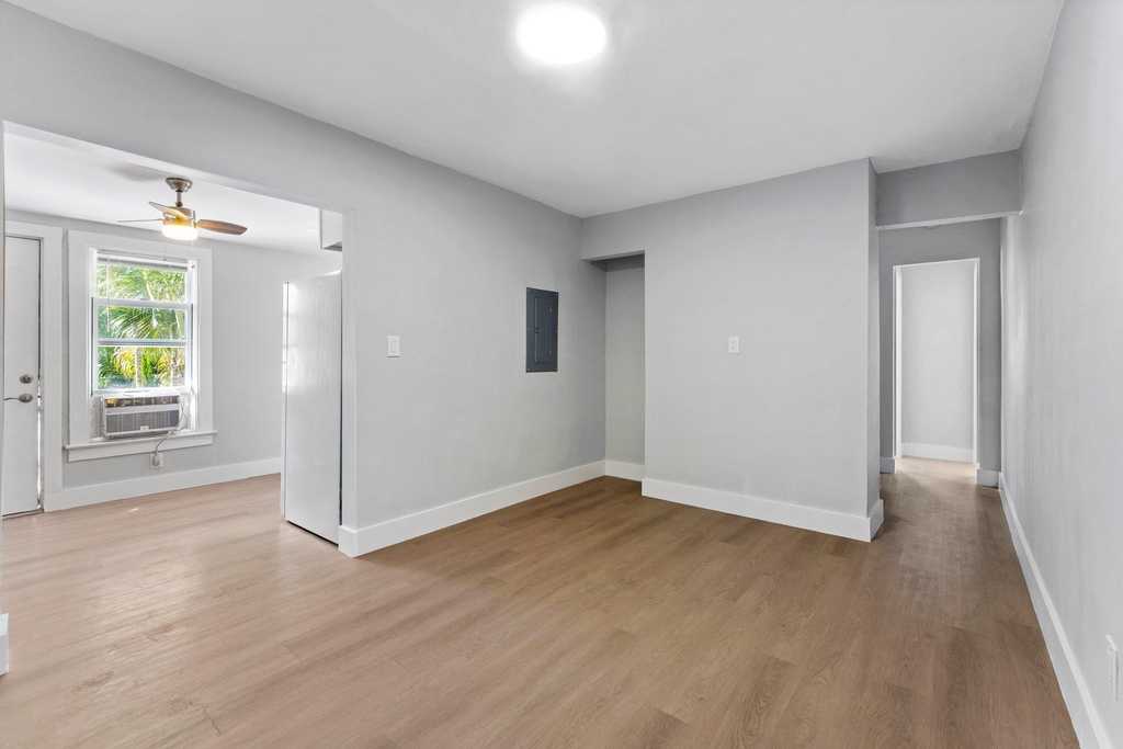 4561 Lake Avenue - Photo 5