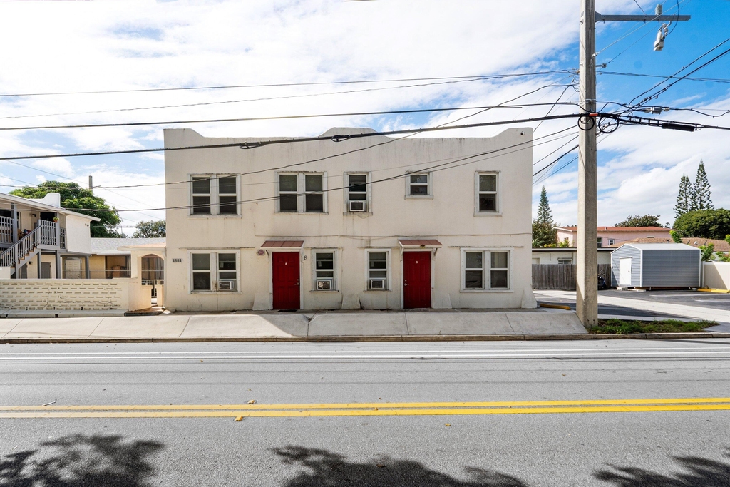 4561 Lake Avenue - Photo 0