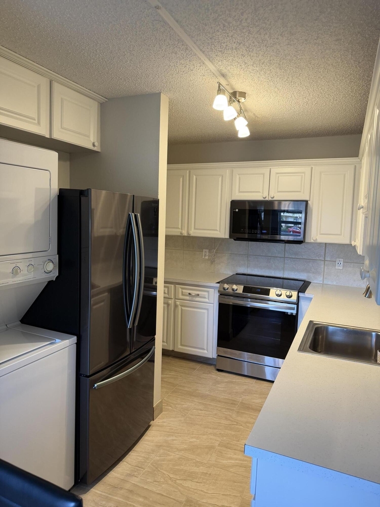 1950 Nw 13th Street - Photo 3