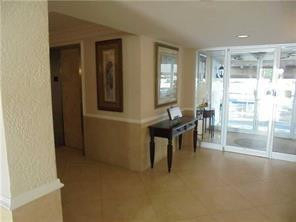 303 N Riverside Drive - Photo 18
