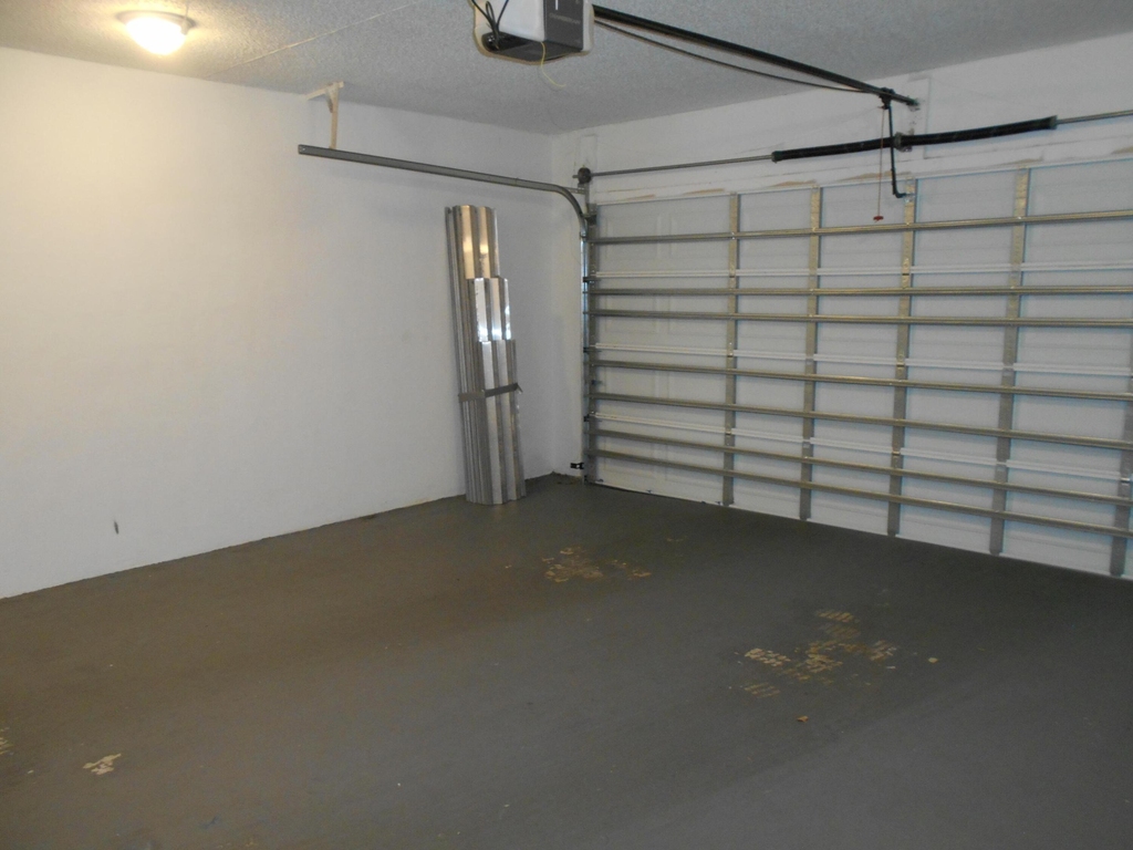 827 Nw 87th Avenue - Photo 13