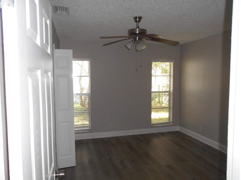 827 Nw 87th Avenue - Photo 31