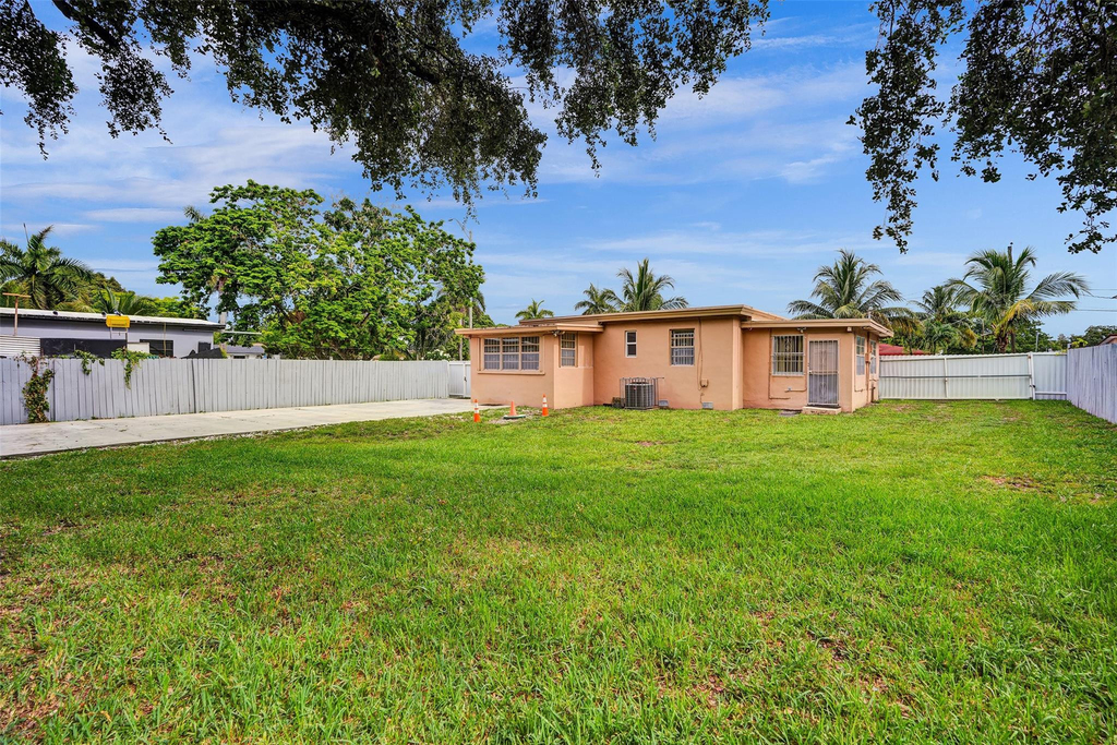 2180 Nw 105th Terrace - Photo 36