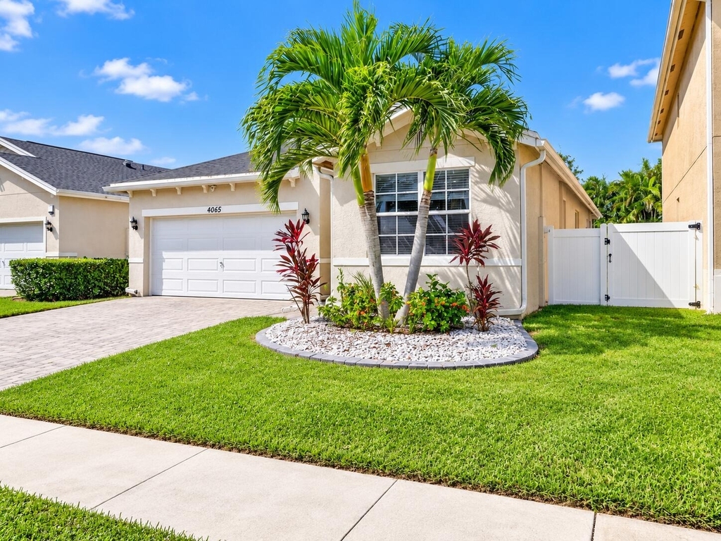 4065 Tomoka Drive - Photo 0