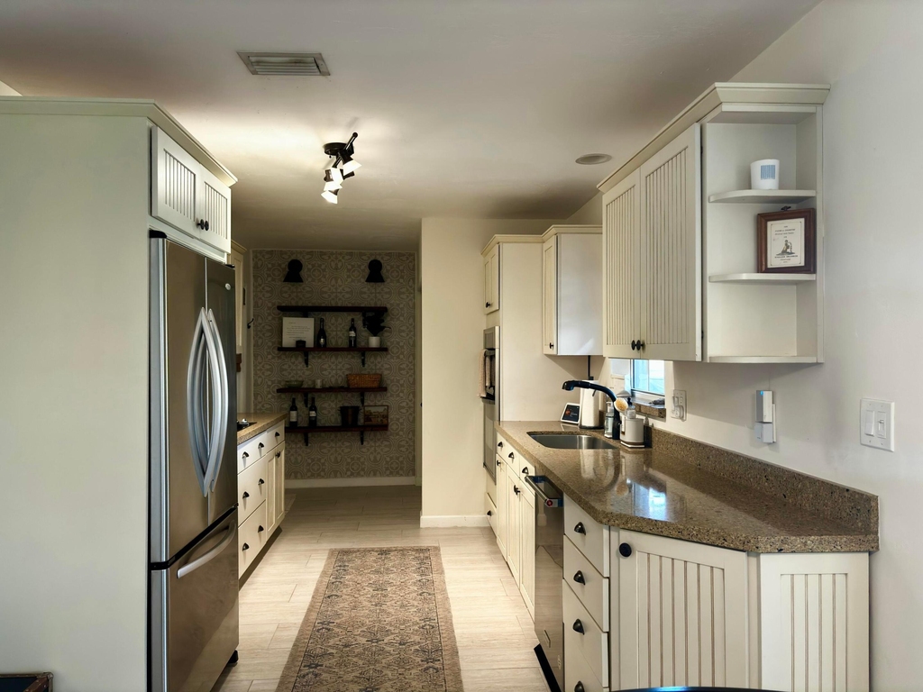 1421 Ne 41st Street - Photo 7