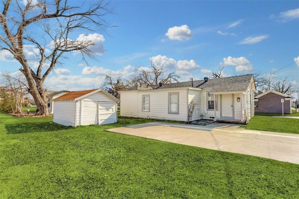 1109 W Avenue A - Photo 10