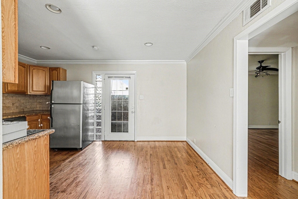5222 Fleetwood Oaks Avenue - Photo 7